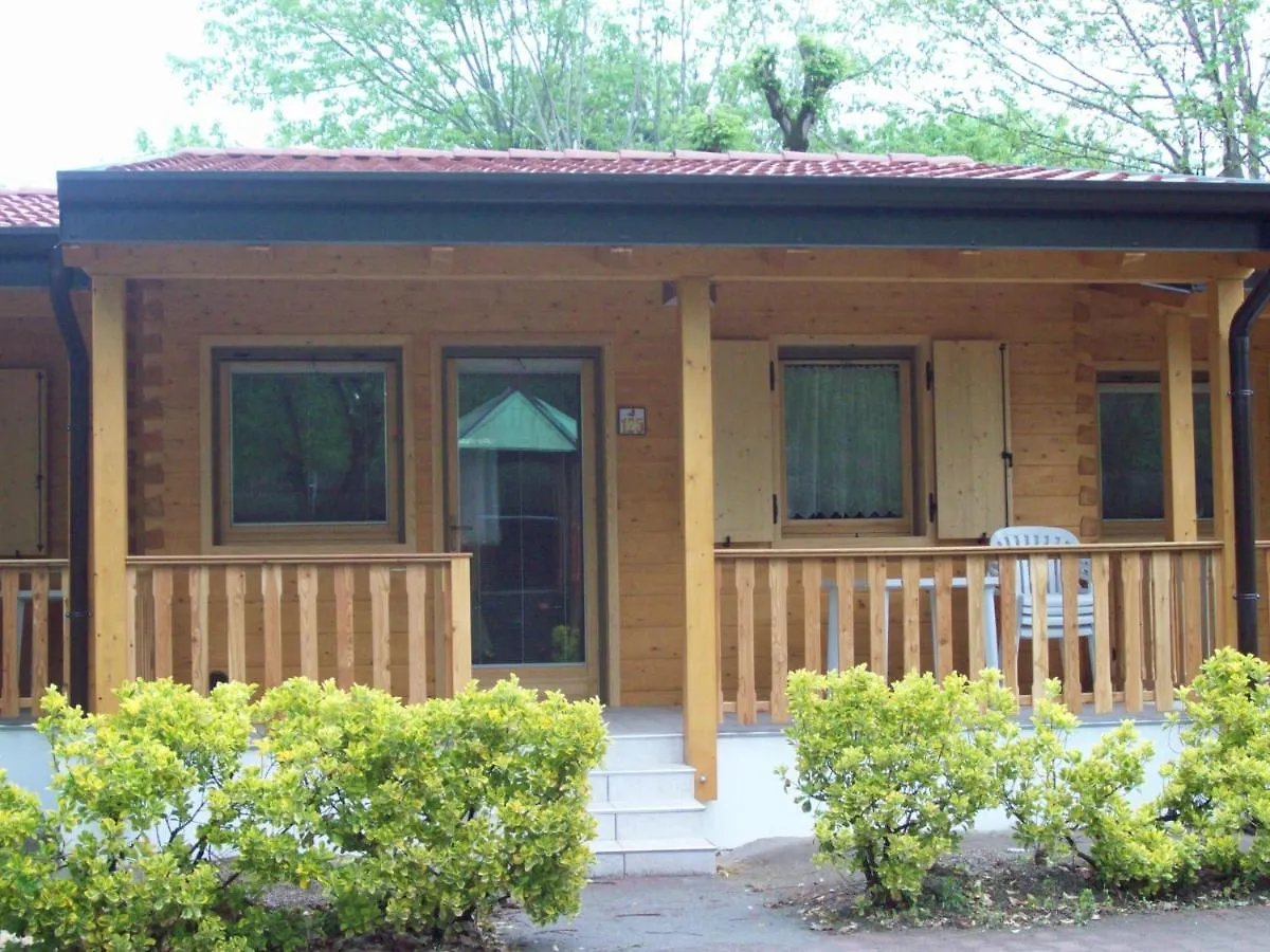 Villaggio Samoa Lido delle Nazioni 3*,